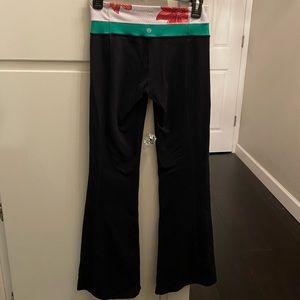 RARE LULULEMON DOUBLE BAND FLARE YOGA PANTS SIZE 4